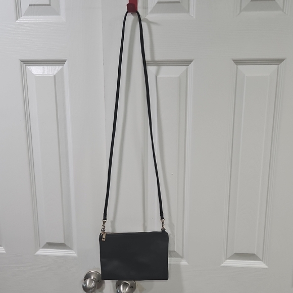 Forever 21 Black Crossbody Bag - Picture 1 of 5